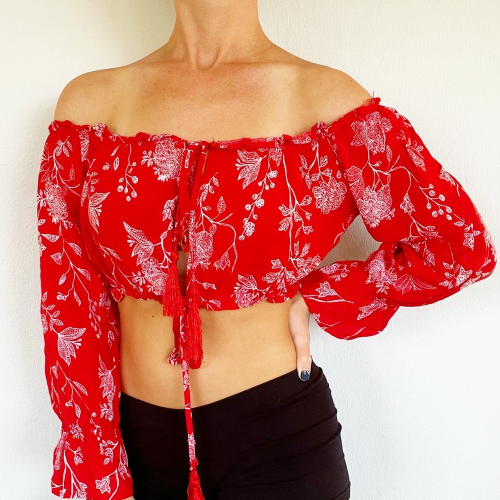 Mint Vanilla red floral open tie front off shoulder crop top blouse size 10